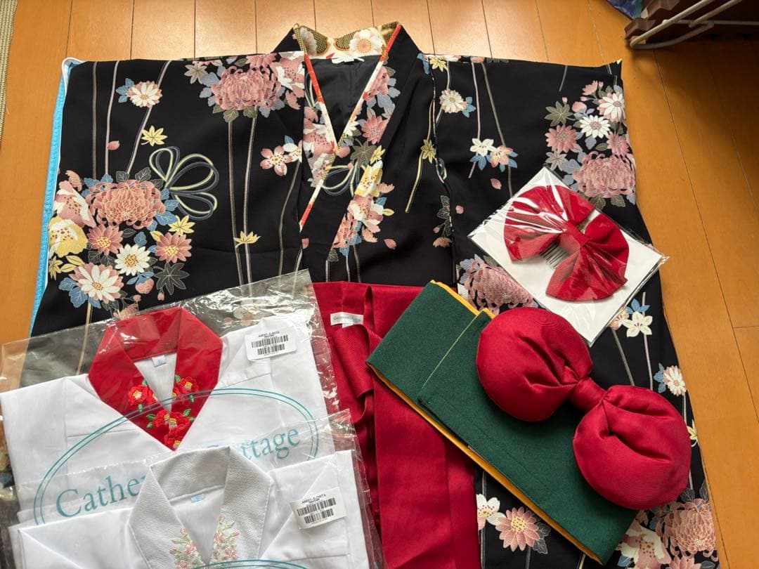 新品の襦袢と髪飾り付き！キャサリンコテージ 袴セット140サイズ
