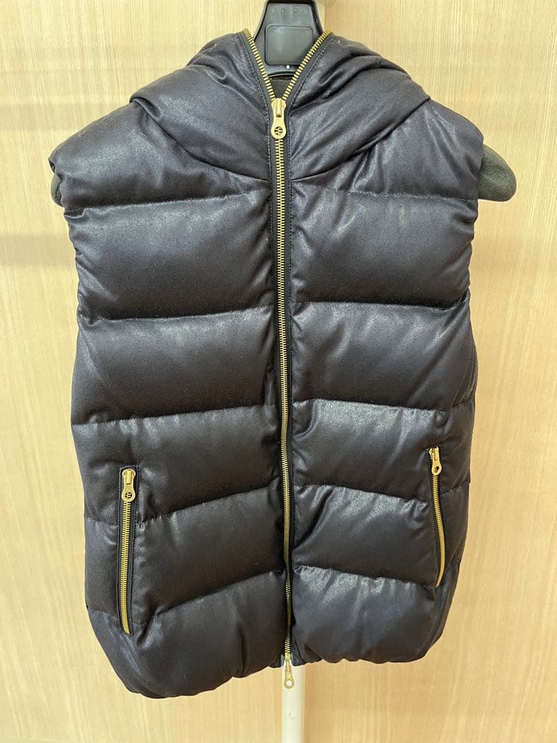 DUVETICA フード付きダウンベスト 40サイズ