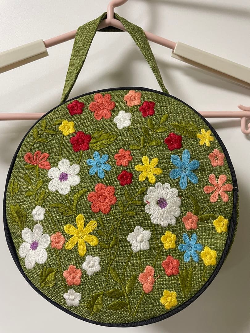 花柄刺繍 緑色 円形ハンドバッグ