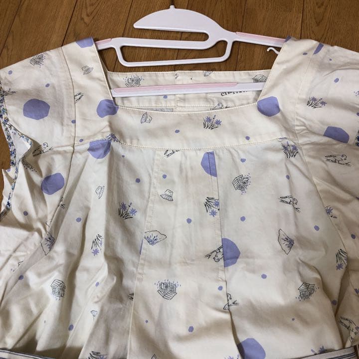 チコラータのブラウス