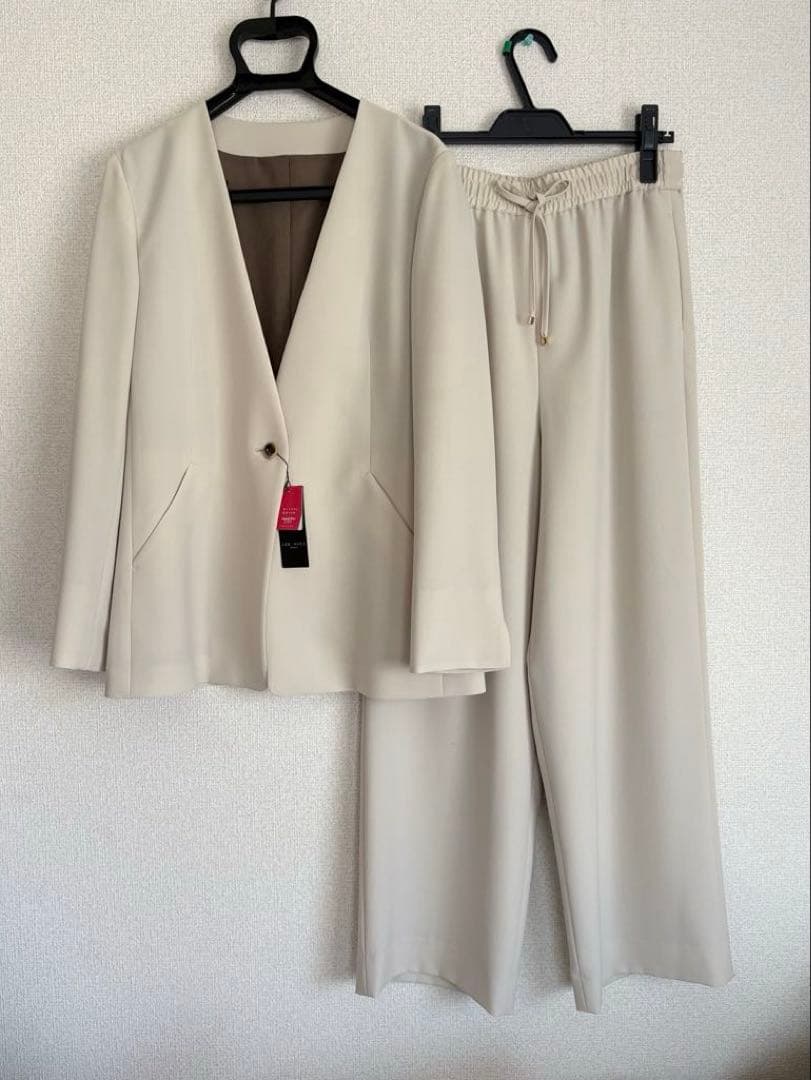 ① 新品　AOKI＆Oggiコラボ　ノーカラージャケット ワイドパンツ スーツ