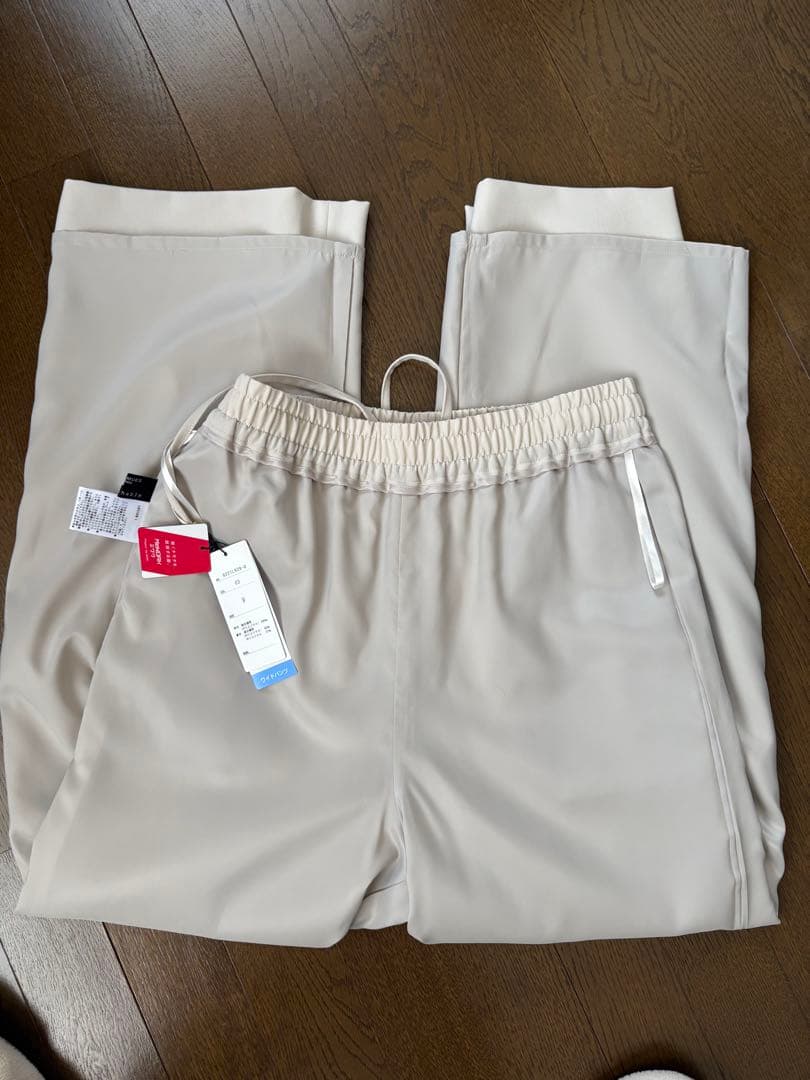 ① 新品　AOKI＆Oggiコラボ　ノーカラージャケット ワイドパンツ スーツ