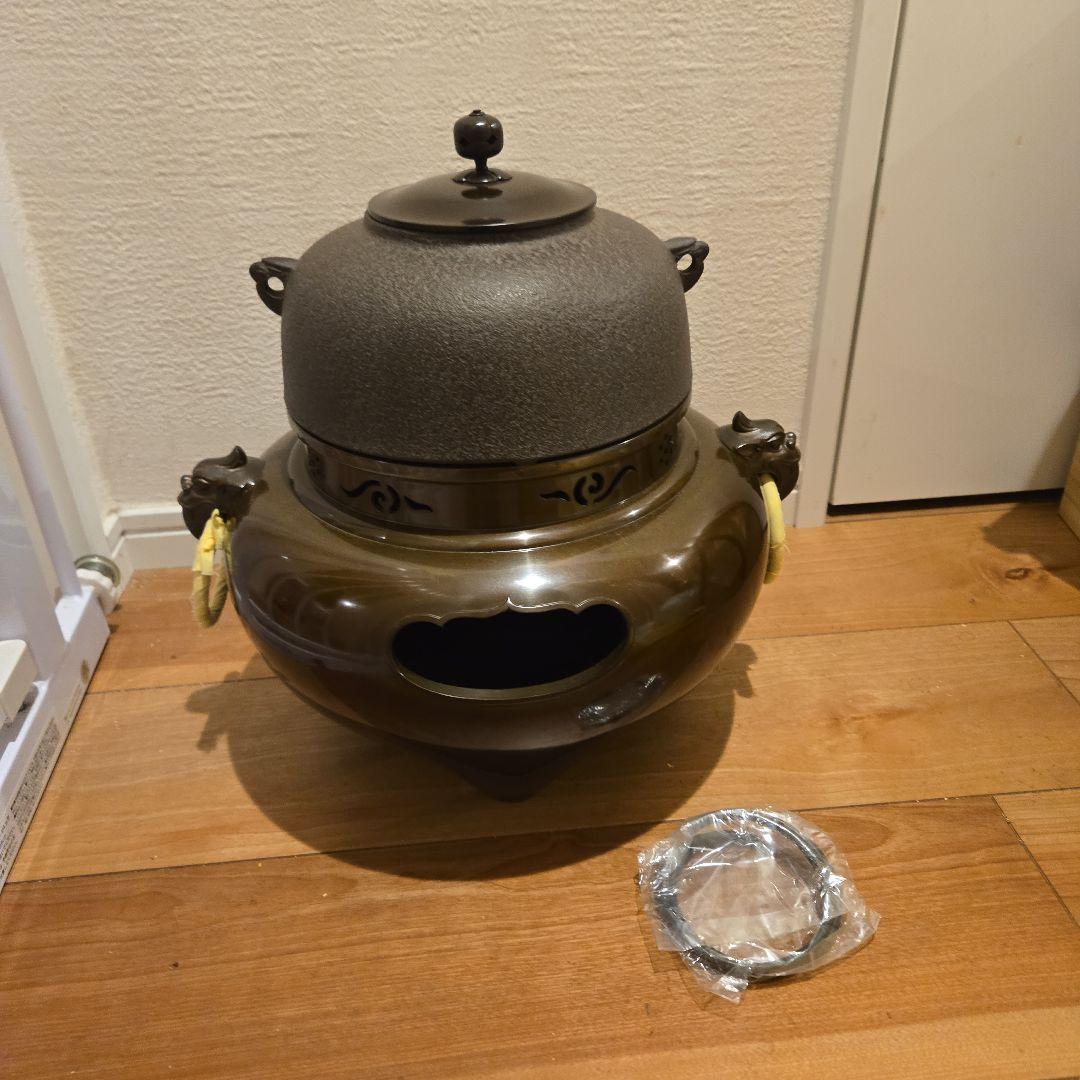 【新品・未使用】　釜師高橋敬典、風炉師秀峰作　唐銅鬼面風炉　平丸釜添　桐箱入