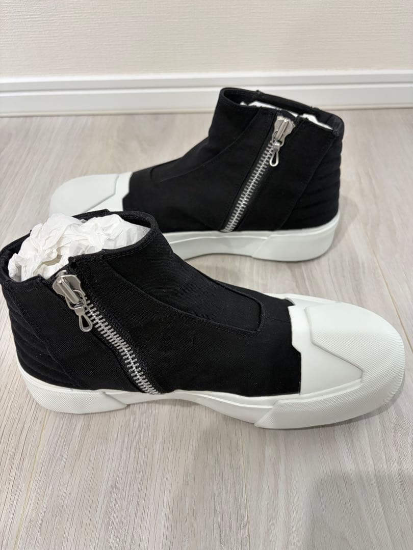 Wトゥカップ　スニーカー　JULIUS