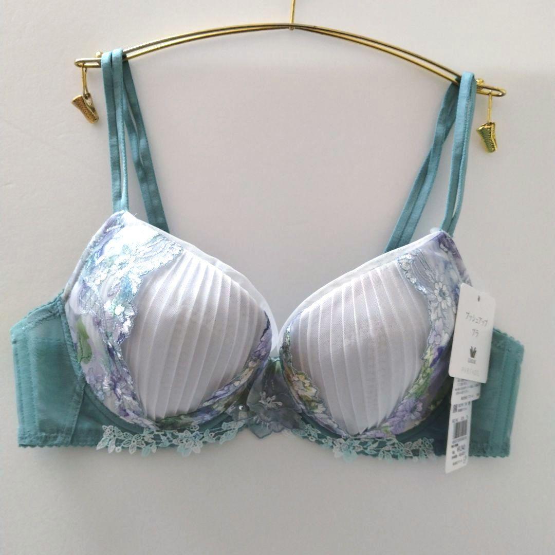 【新品】ワコール《パルファージュ》プッシュアップブラ D75/L