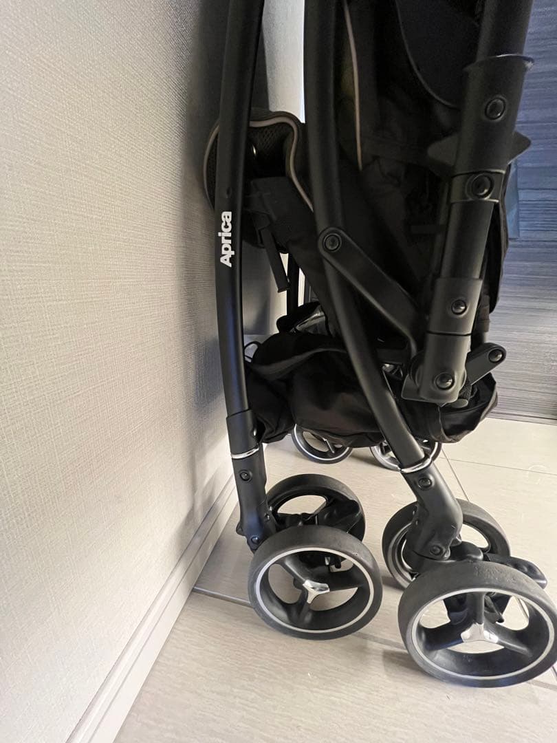 アップリカ　ベビーカー　ラクーナビッテクッション　アカチャンホンポ　限定カラー