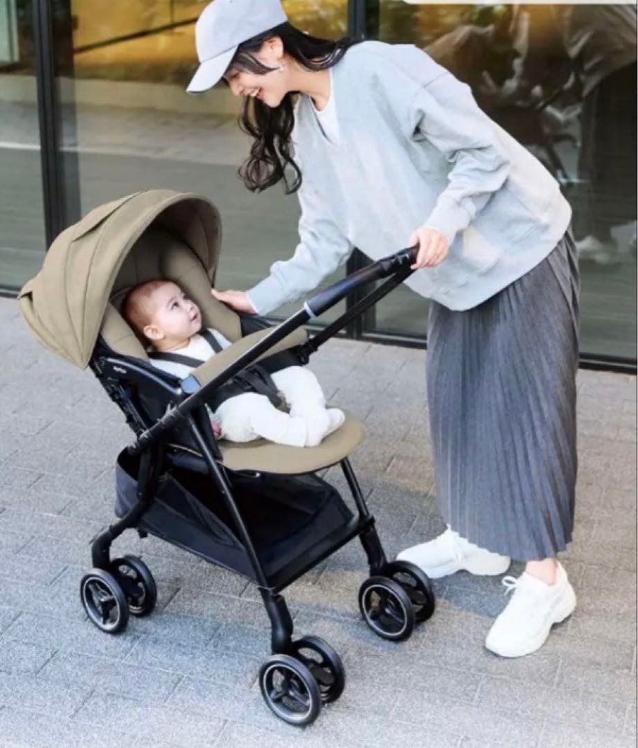 アップリカ　ベビーカー　ラクーナビッテクッション　アカチャンホンポ　限定カラー