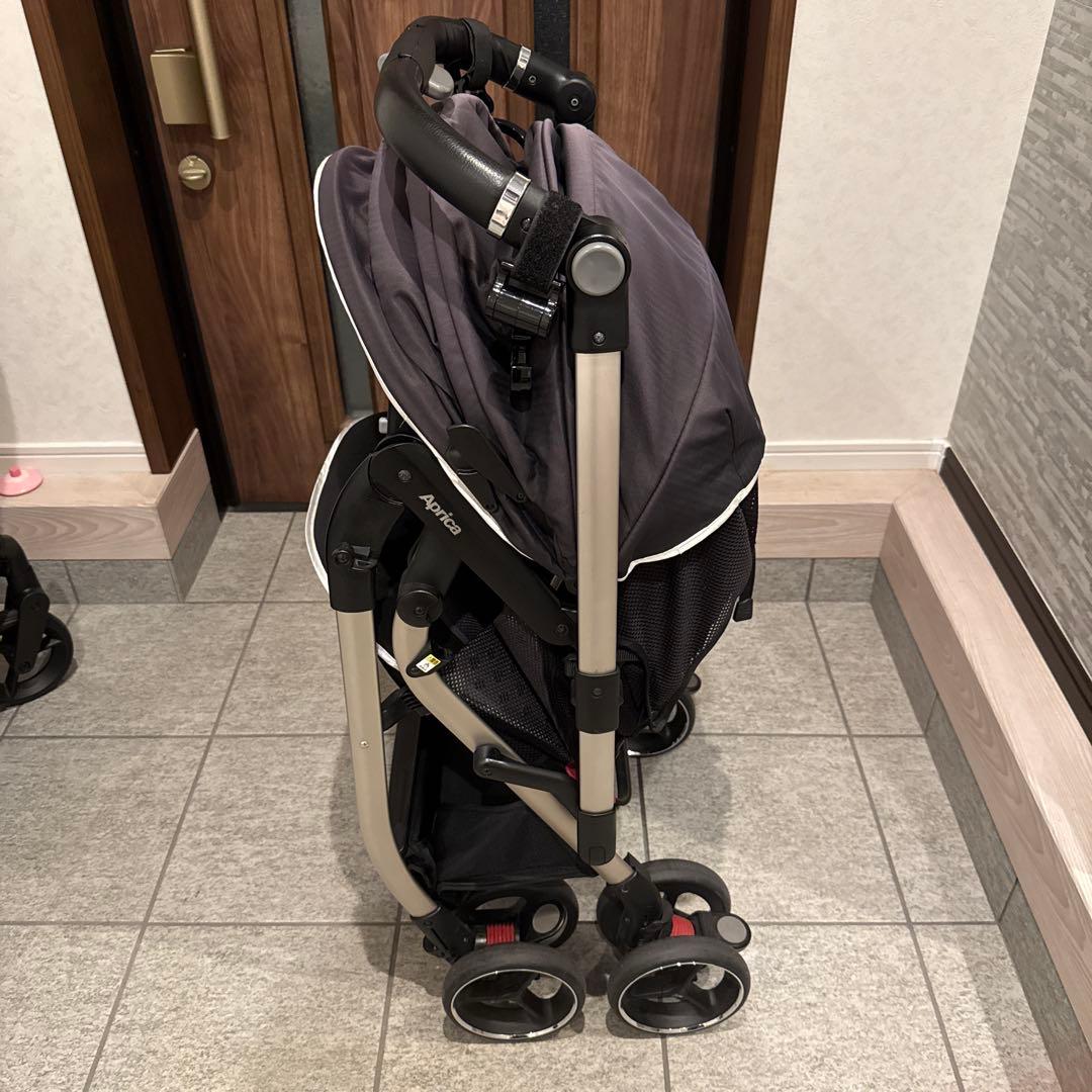 Aprica ベビーカー ブラック チェック柄　オプティアクッション