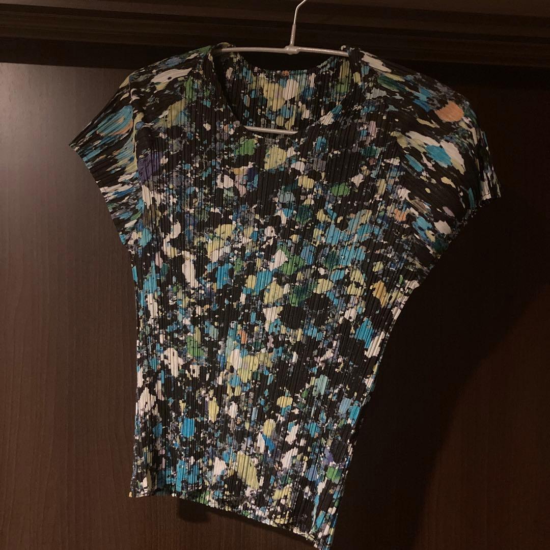 プリーツプリーズ　マルチカラー　トップス