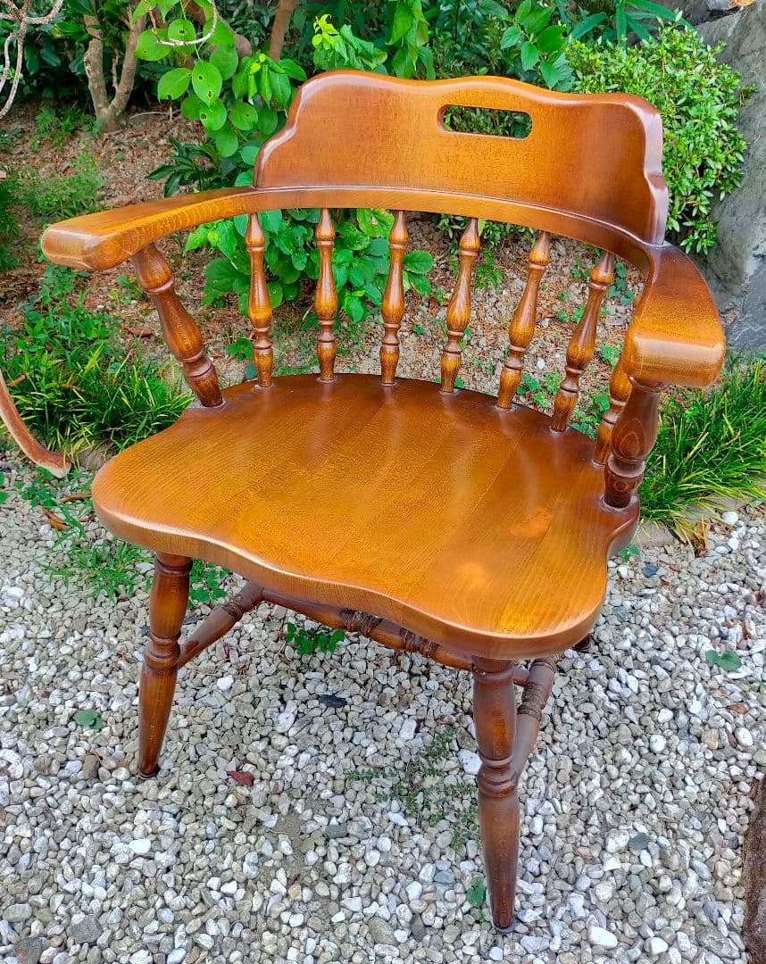 飛騨産業キツツキマーク　木製スピンドルバックチェア ハンドル付き