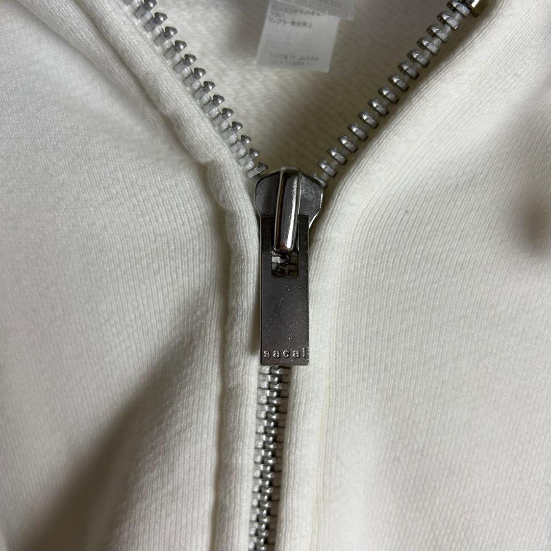 4824【定番ホワイト】サカイ×フラグメント☆ビッグロゴフルジップパーカー