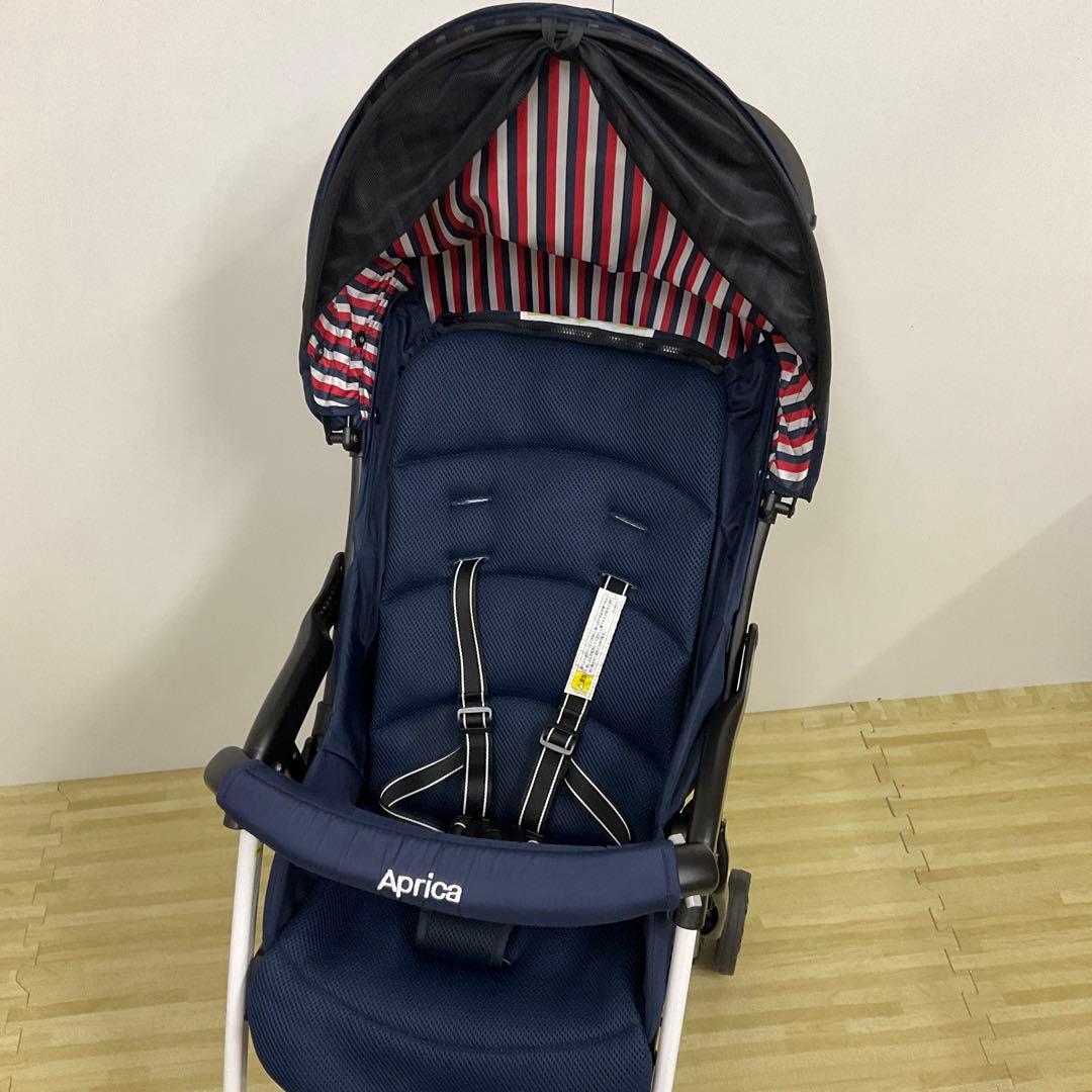 綺麗！アップリカ マジカルエアー プラス AC トリコロールネイビー