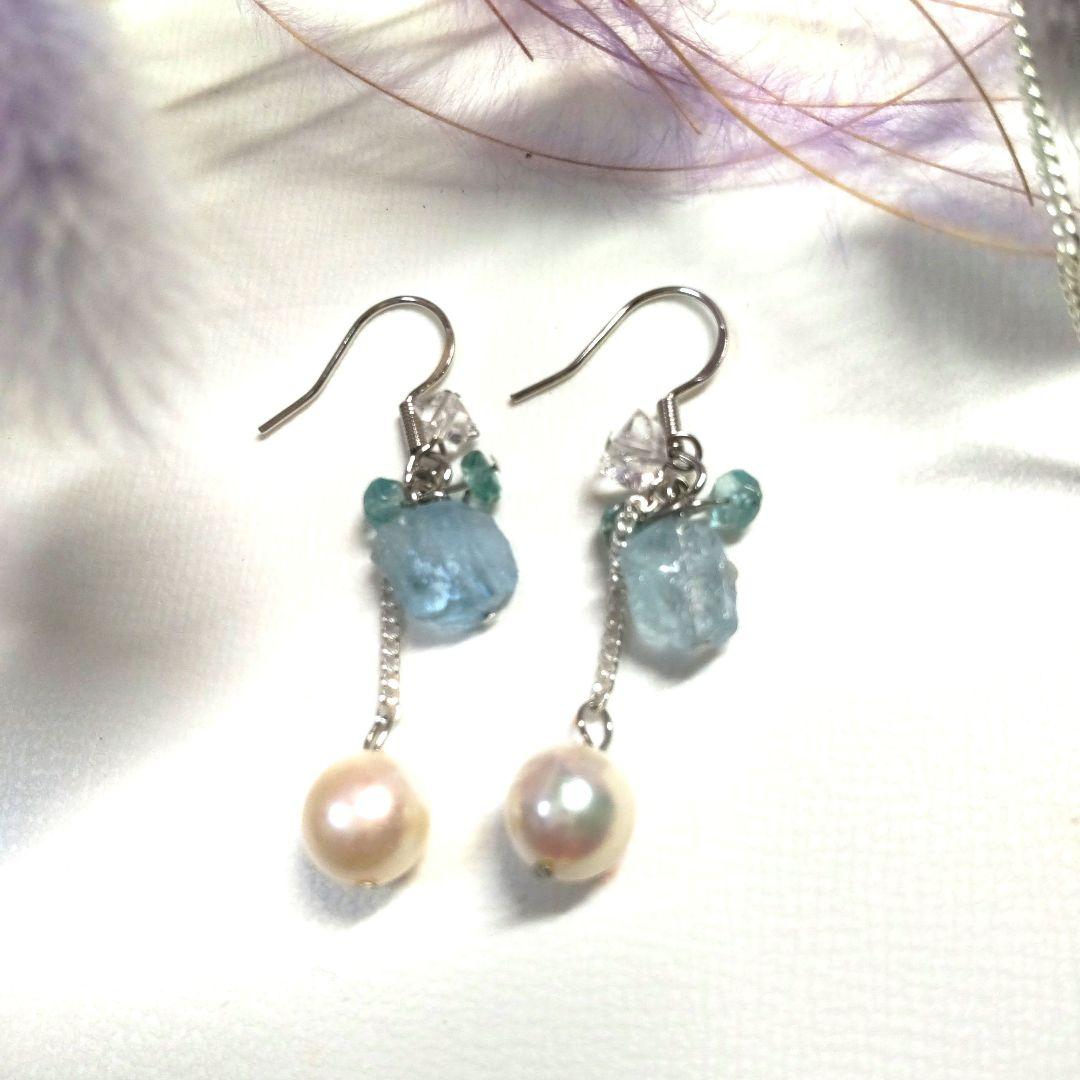 アクアマリン、高品質アパタイト、あこや本真珠のピアスとネックレスセット