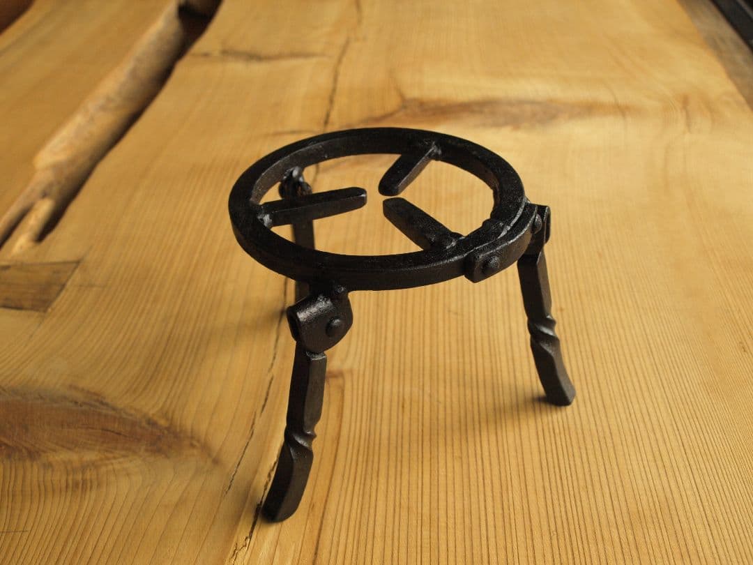 アルコールストーブ用鍛造折り畳み式五徳　ソロキャンプ焚き火ハンドメイド