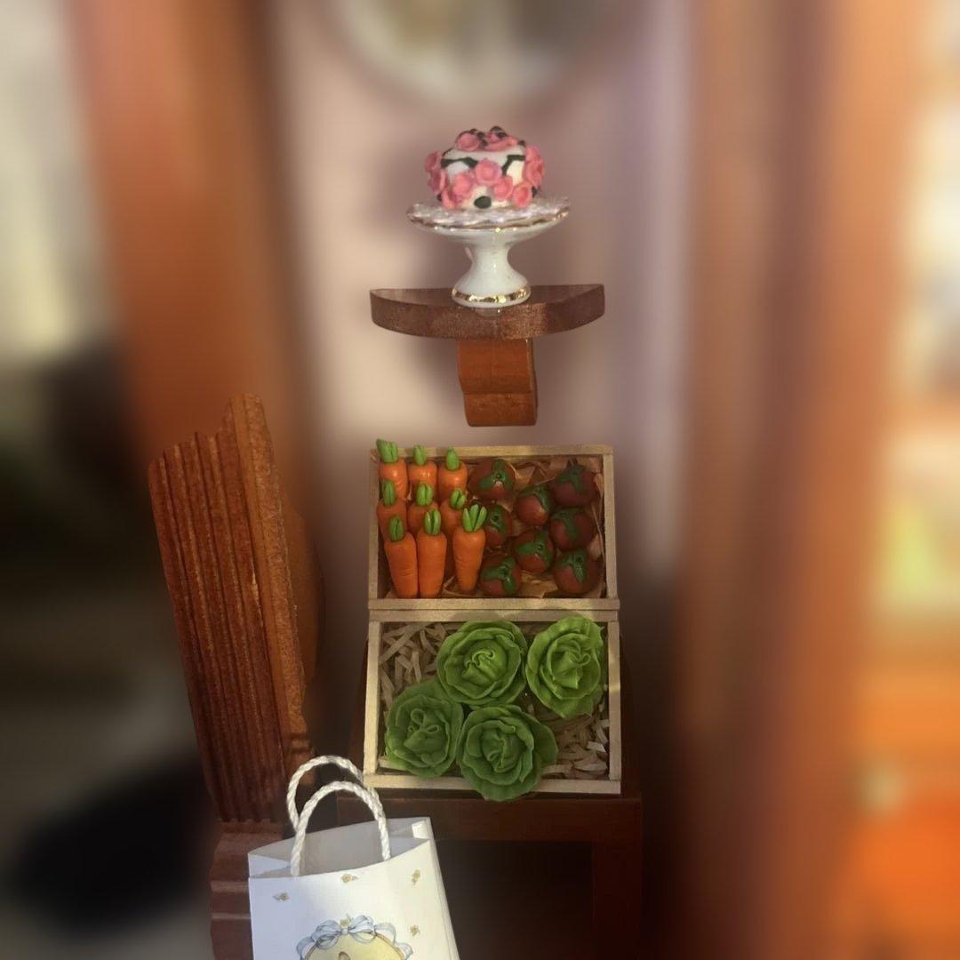 ドイツ、ロイターポーセレン　ドールハウス　ピーターラビットカフェ