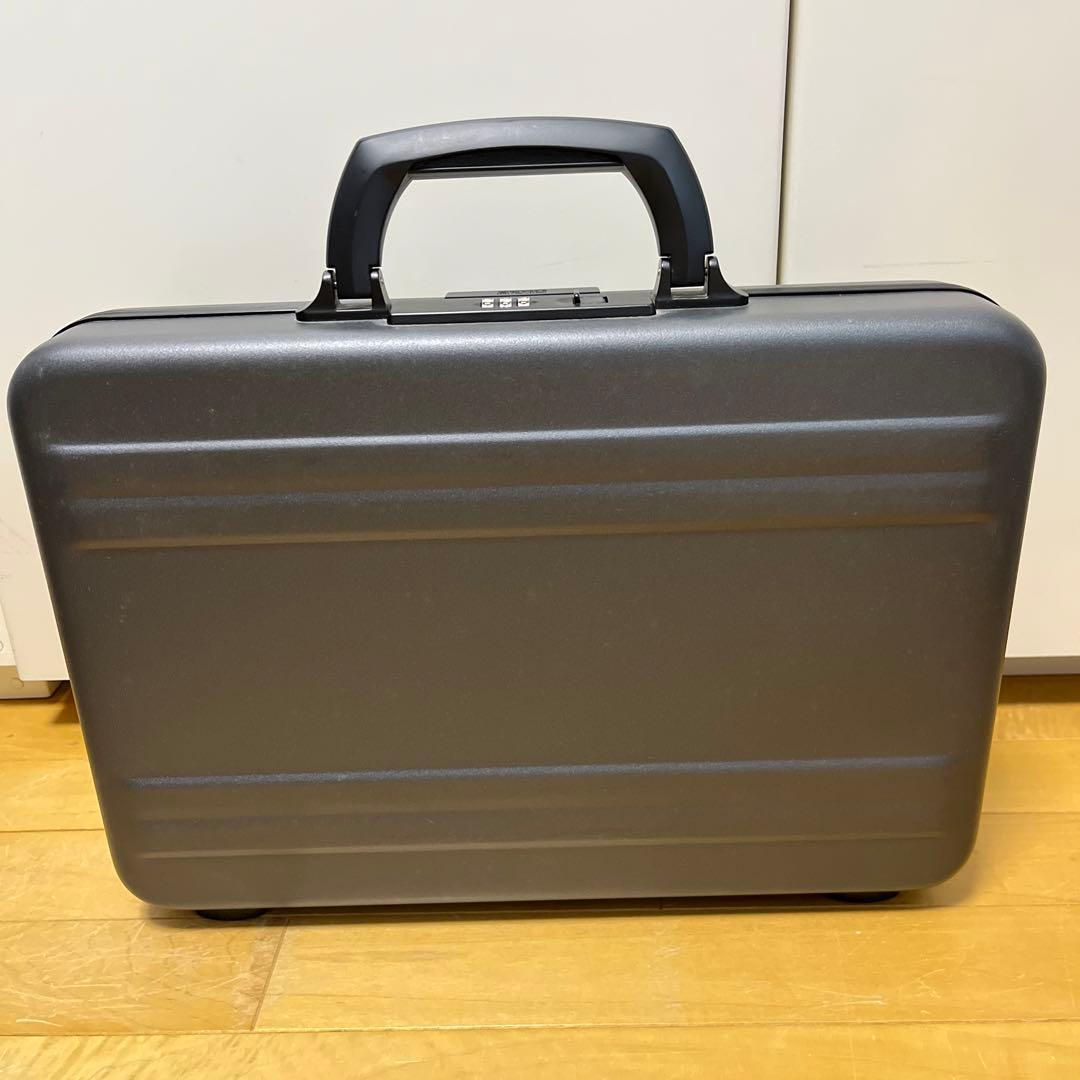 ゼロハリバートン　アタッシュケース　黒系