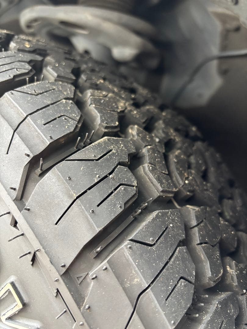 【ほぼ新品・4本セット】225/60R18 M+S