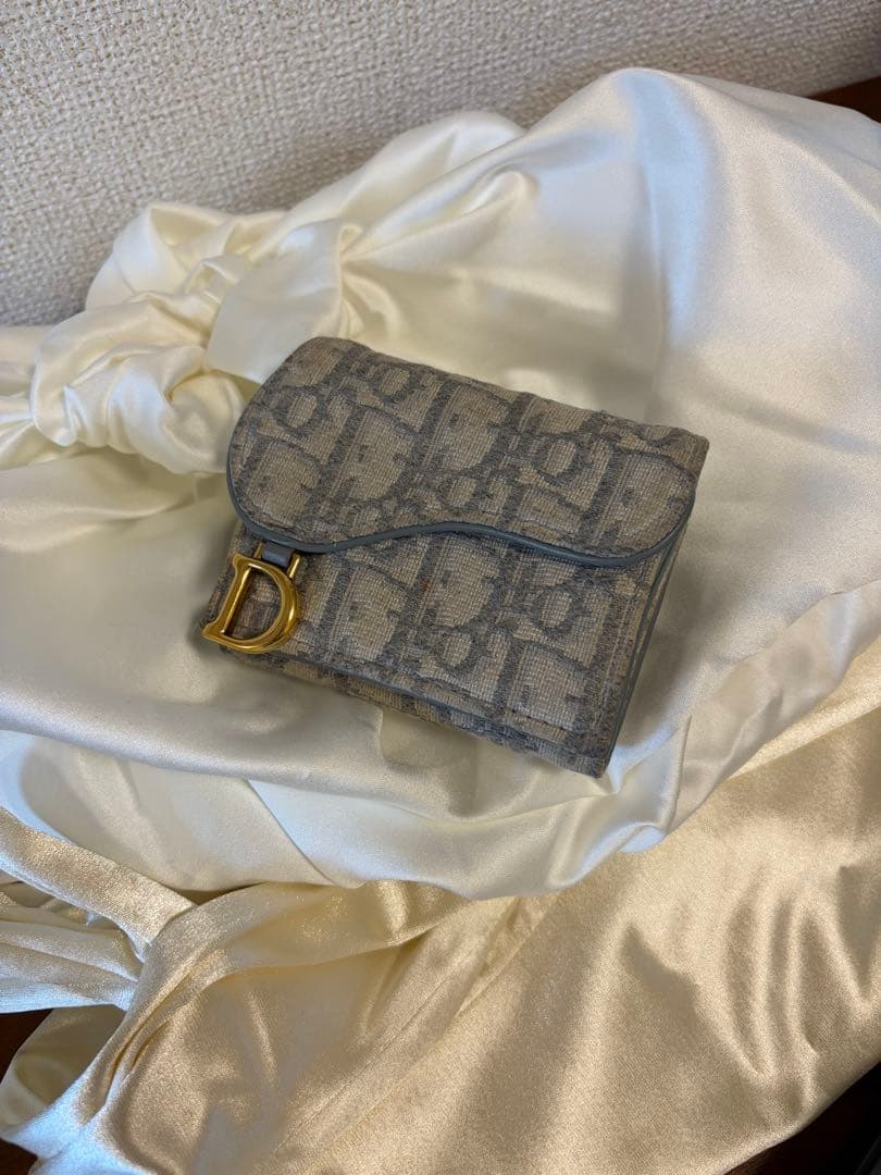 Dior グレー 三つ折り財布