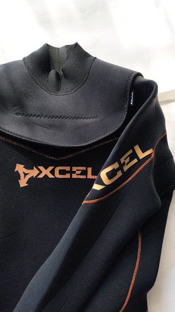 【超美品】XCEL フルスーツ ノンジップ 5×3 ブラック/ゴールド 日本製