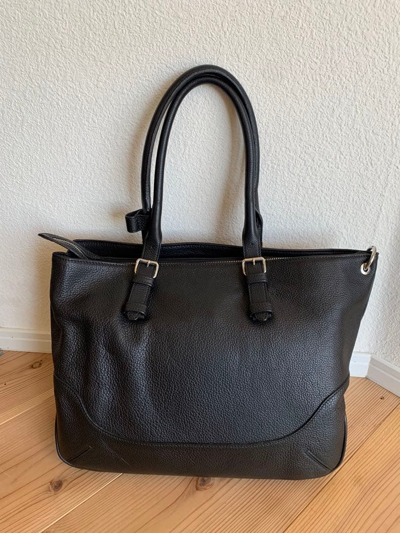 ペッレモルビダ　黒のレザートートバッグ　未使用・美品