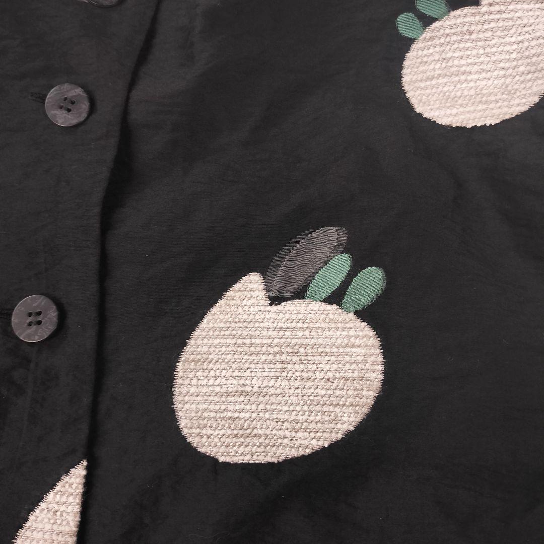 慈雨 かぶら刺繍ブラウス アシンメトリー 黒×白　総柄