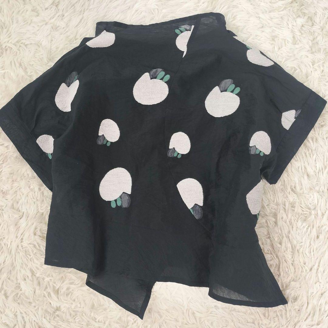 慈雨 かぶら刺繍ブラウス アシンメトリー 黒×白　総柄