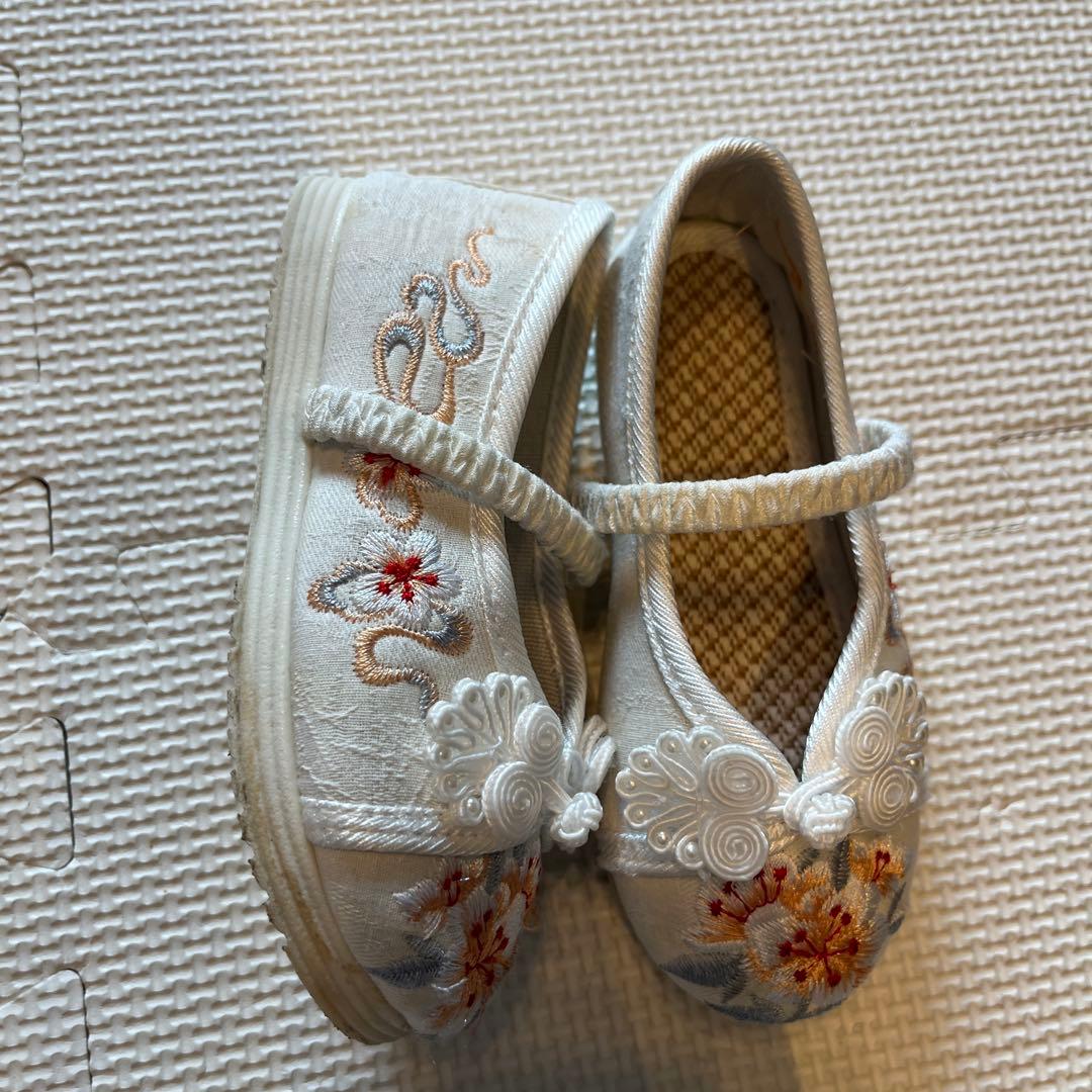 七五三　キャサリンコテージ　アイボリー 刺繍入り 着物　長襦袢　巾着　ファスナー