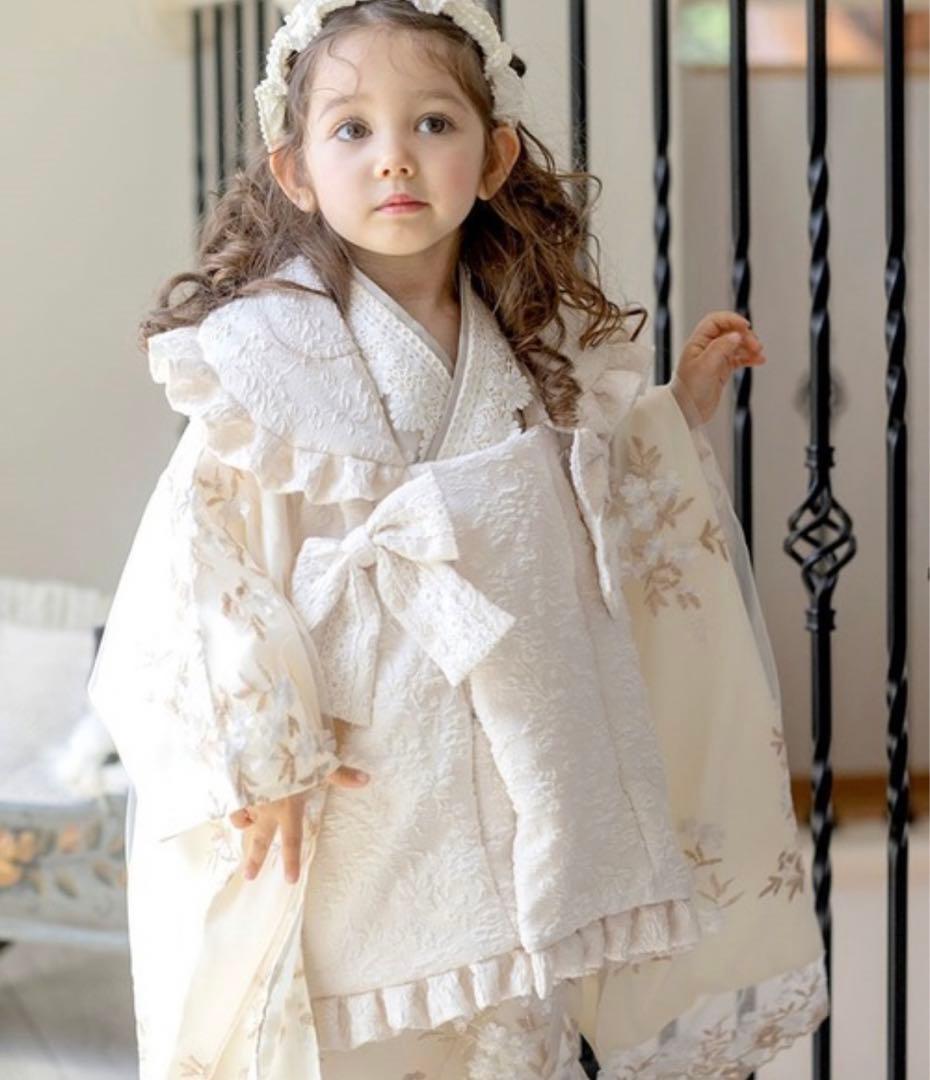 七五三　キャサリンコテージ　アイボリー 刺繍入り 着物　長襦袢　巾着　ファスナー