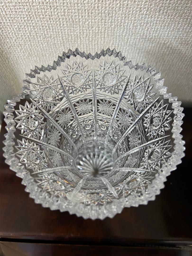 ボヘミアンクリスタル. ハンドカット 花瓶24%Pb0チェコ製 箱 説明書付き