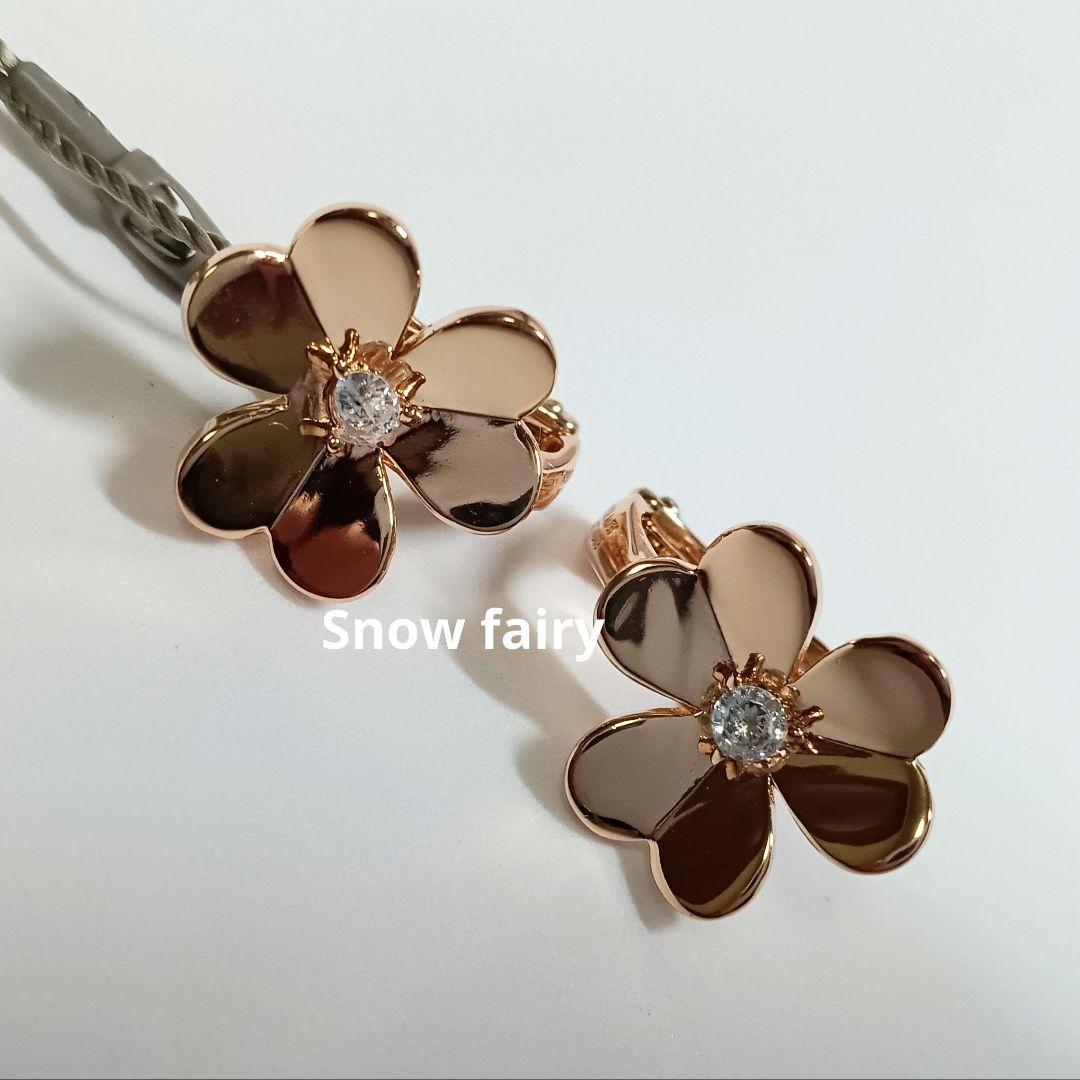 ハイクオリティ　三つ葉ピアス　フラワーピアス　ピンクゴールドカラー