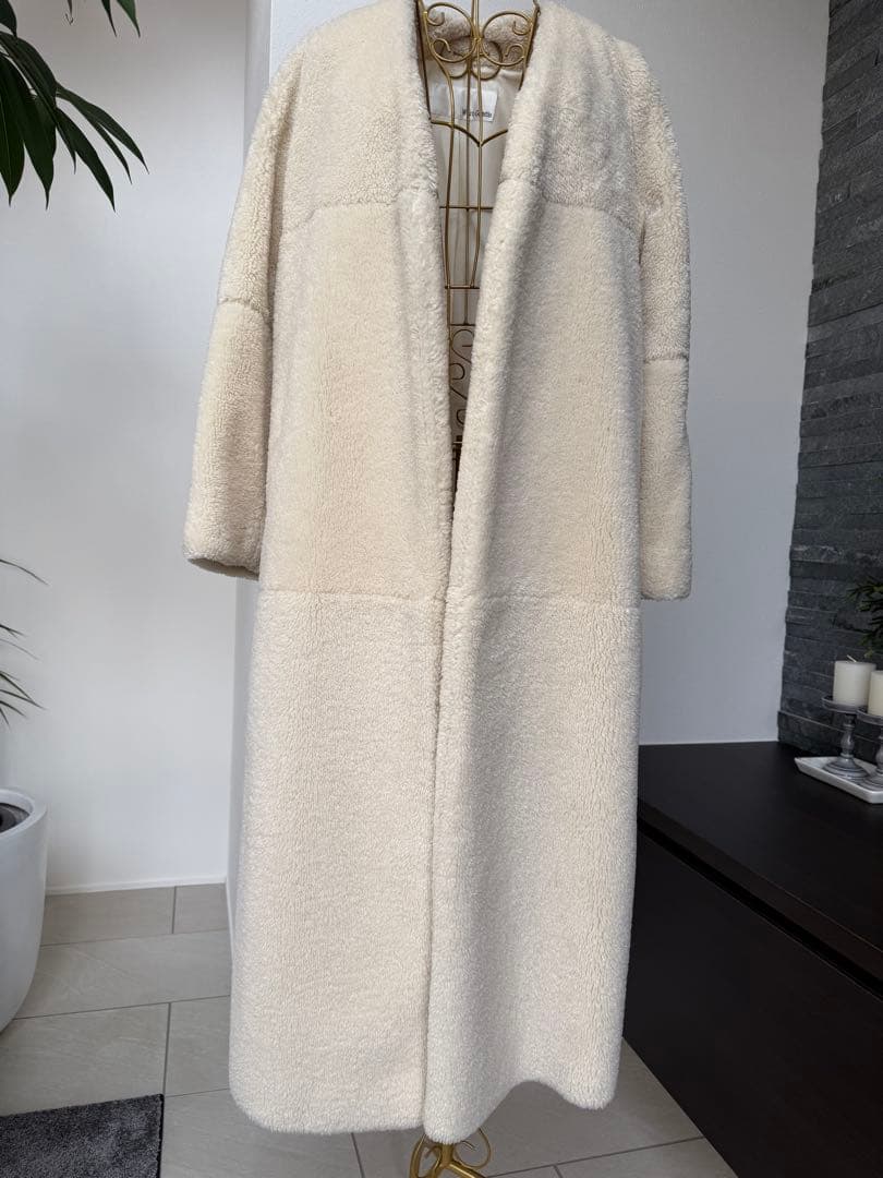 ウィム ガゼット アイボリーボアコート