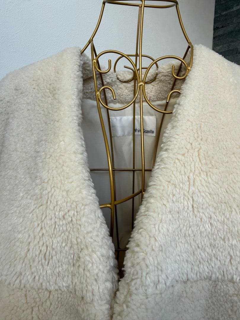 ウィム ガゼット アイボリーボアコート