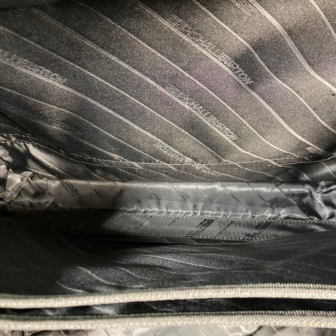 《ゼロハリバートン》キャリーケース ブラック 2輪 鍵なし