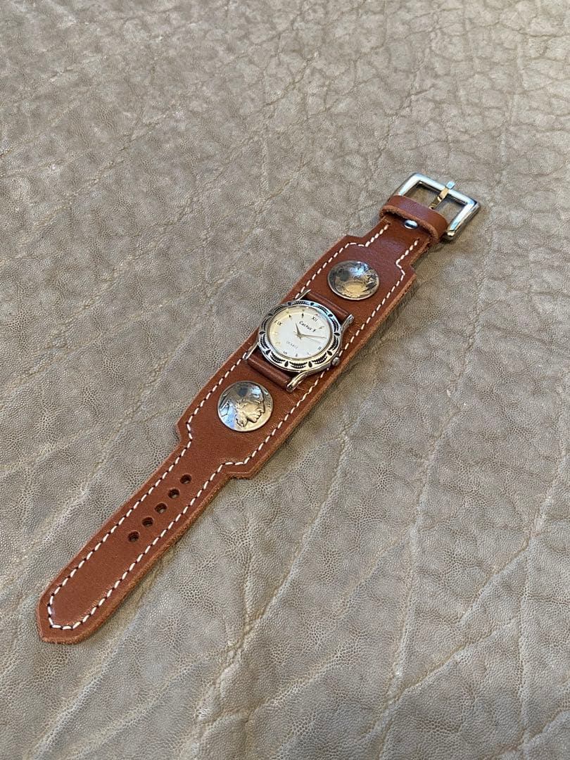 カクタスレザー　腕時計　メンズ（Mサイズ）　ブラウン　文字盤ホワイト