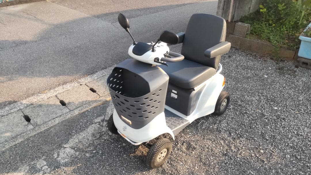 SUZUKI セニアカー ET4D【静岡県東部周辺の市街地までお届けします】