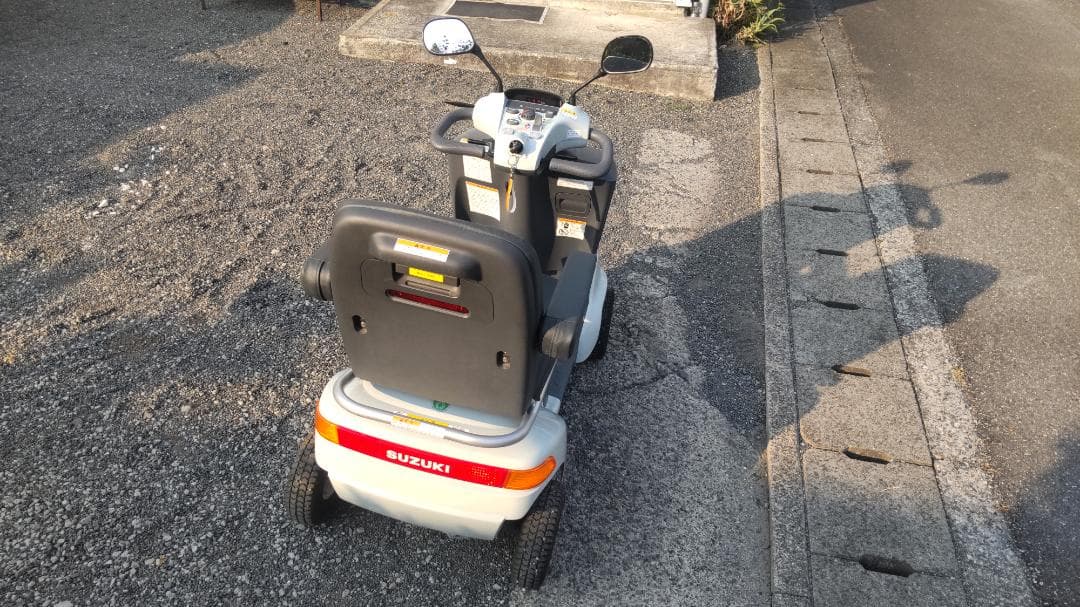 SUZUKI セニアカー ET4D【静岡県東部周辺の市街地までお届けします】