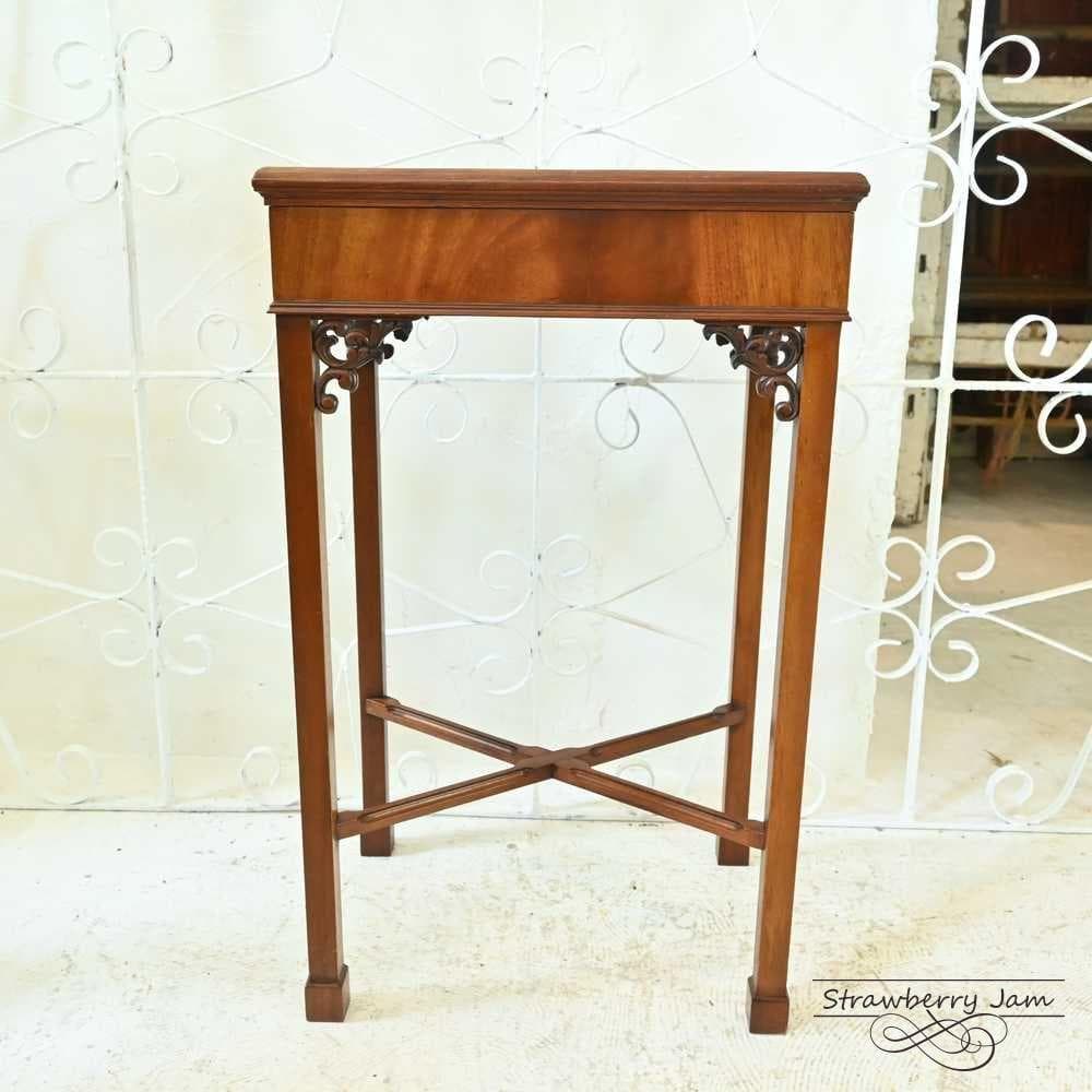 L3705-277 英国アンティーク クラシック サイドテーブル 収納 花台