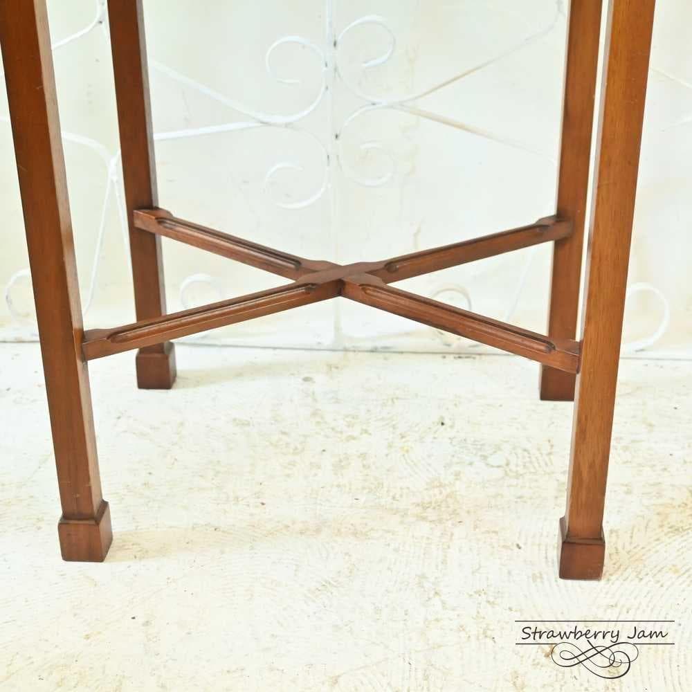 L3705-277 英国アンティーク クラシック サイドテーブル 収納 花台