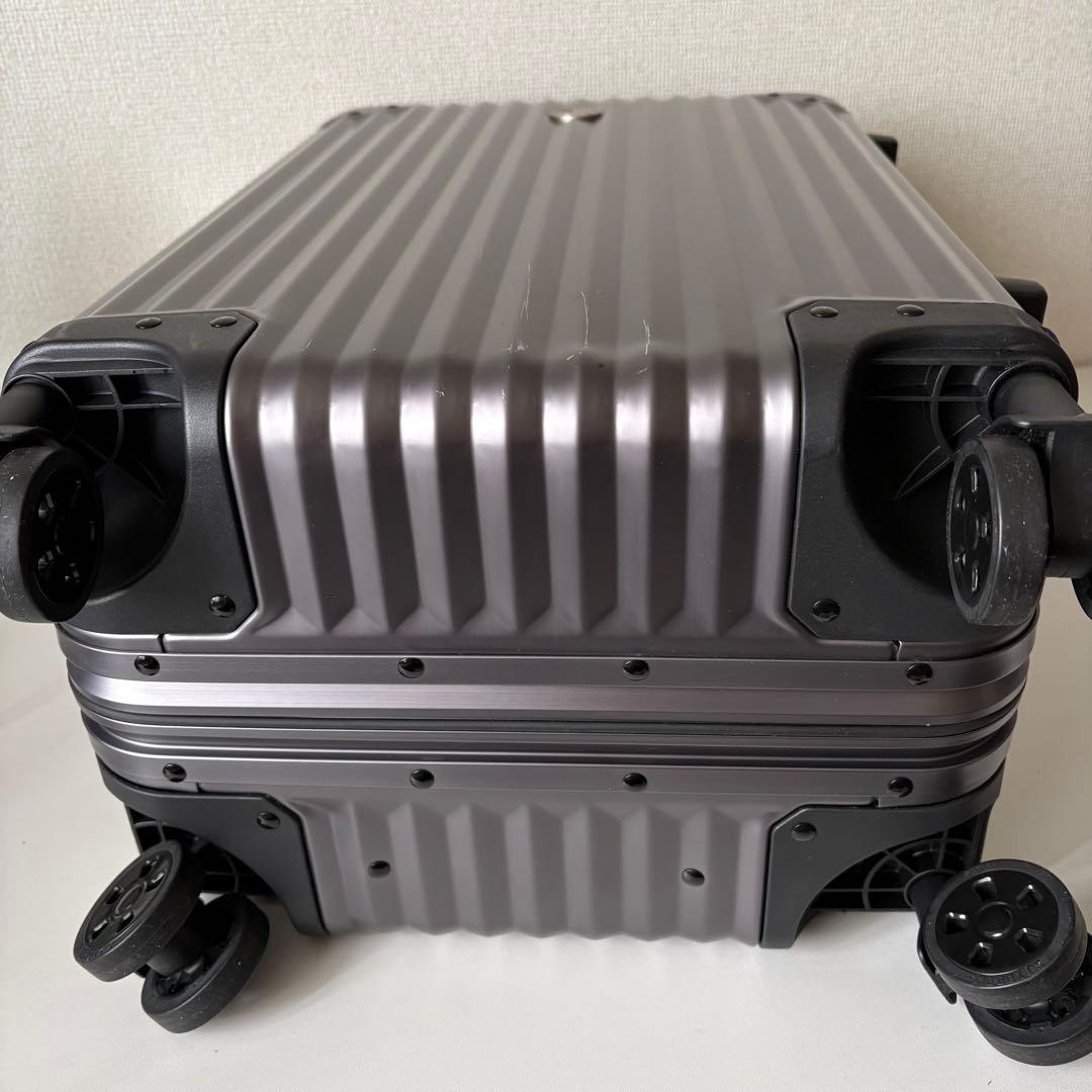 メルセデスベンツ　AMG 33L オリジナルスーツケース　キャリーバッグ　4輪