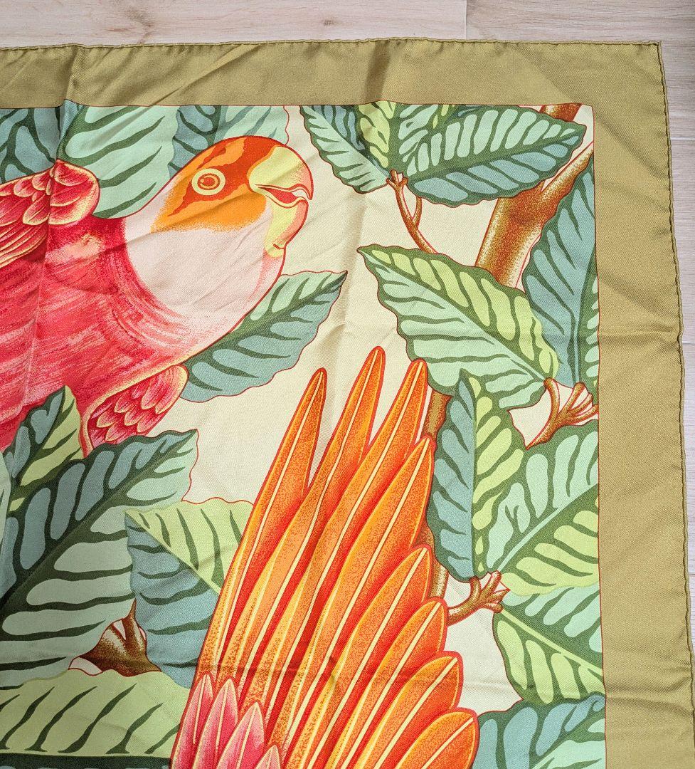 HERMESエルメス　カレ90 オウムのディテール　シルク100%