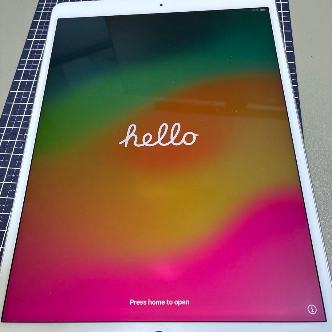 Apple iPad Air 第三世代　社外キーボード付き　64GB シルバー