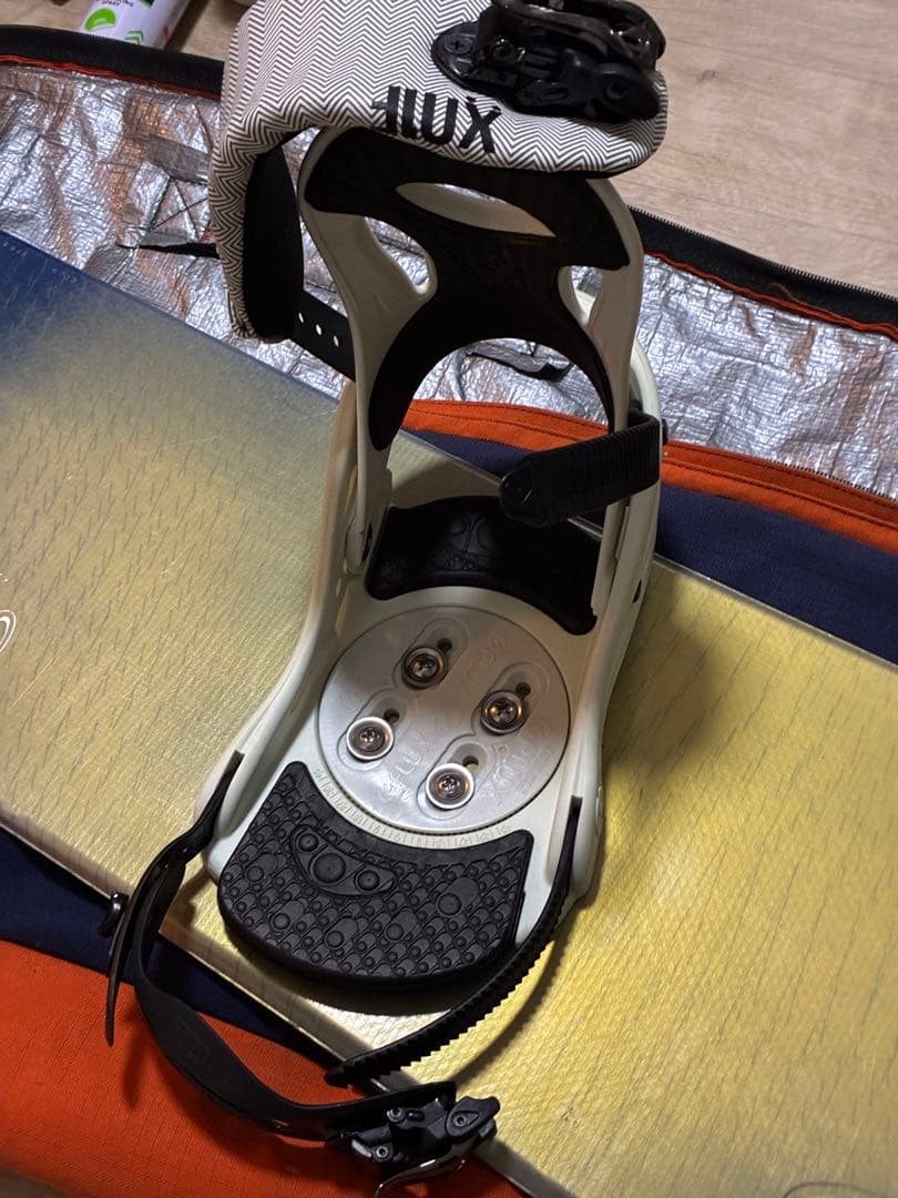 【週末セール】SALOMON 159cm スノーボード FLUXバインディング