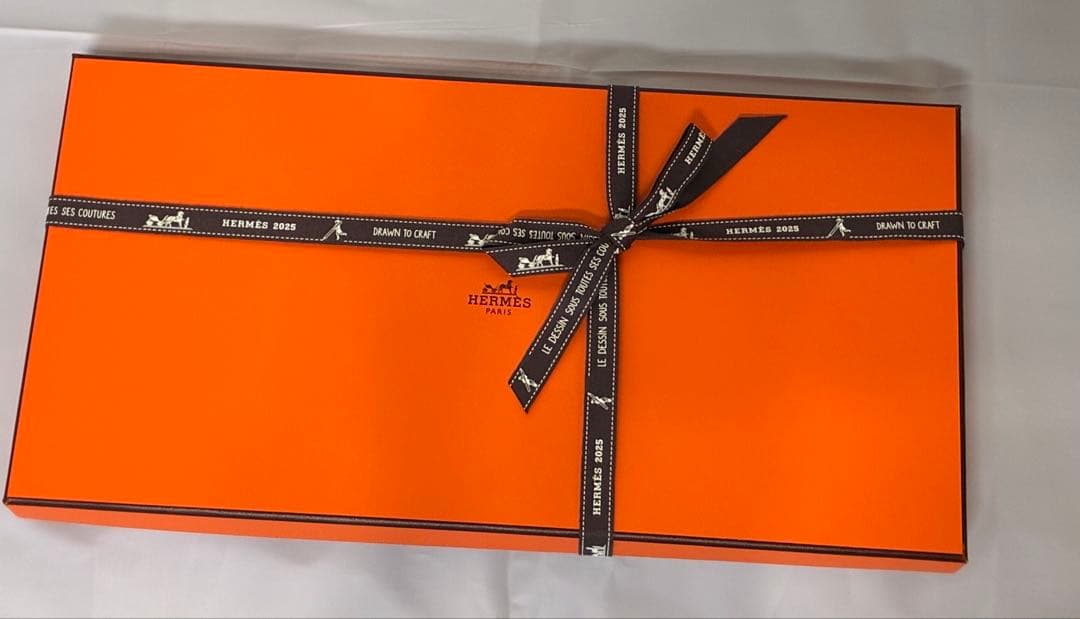 アント　　　　　　新品・未使用エルメス 2025 カシシル 140