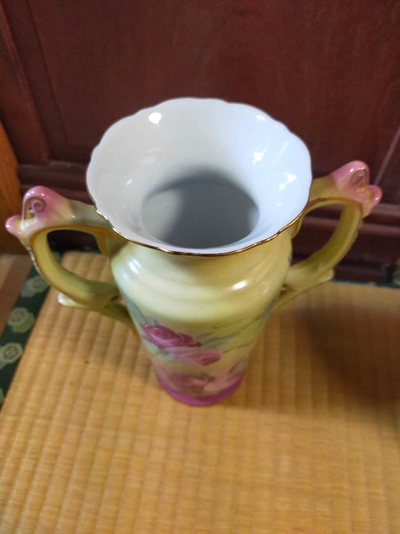 オールドニッポン　薔薇の可愛い花瓶　アンティーク　ヴィンテージ