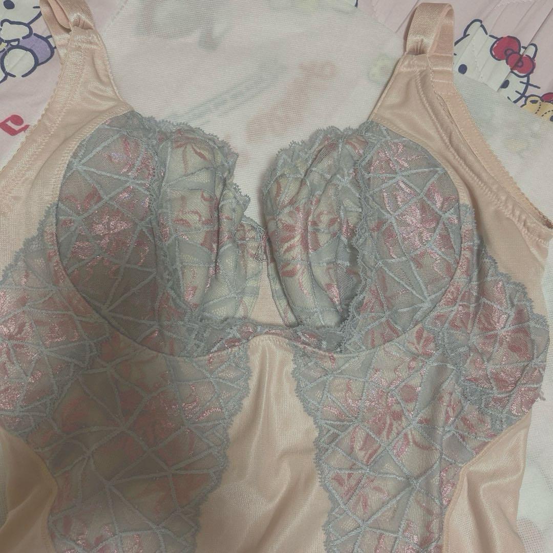 ✨美品✨マルコカーヴィシャスカレスフルカップボディスーツピンク D85 3L