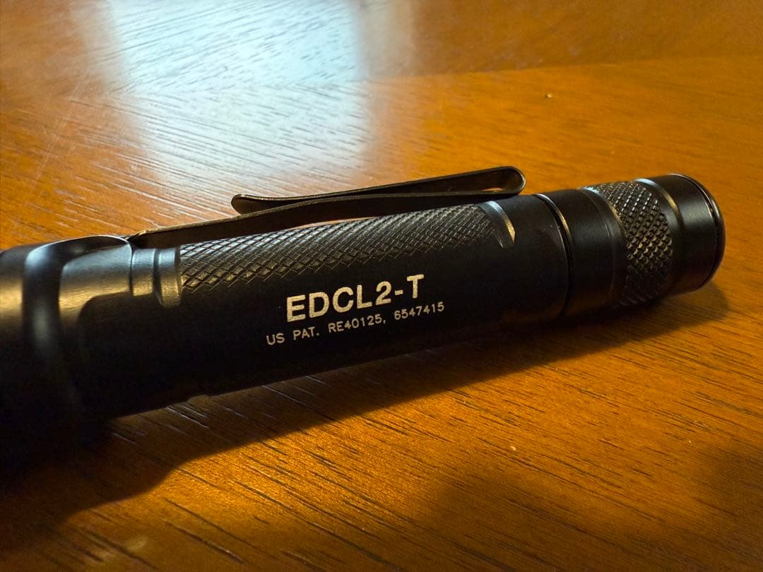 SUREFIRE EDCL2-T 懐中電灯
