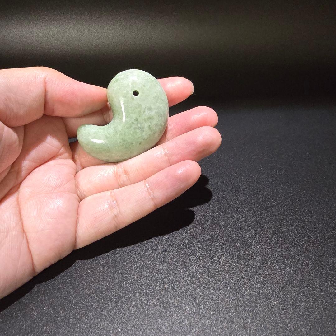 3 翡翠　天然　大型　勾玉　天然石　レア物　ヒスイ　天然石　鉱物　勾玉