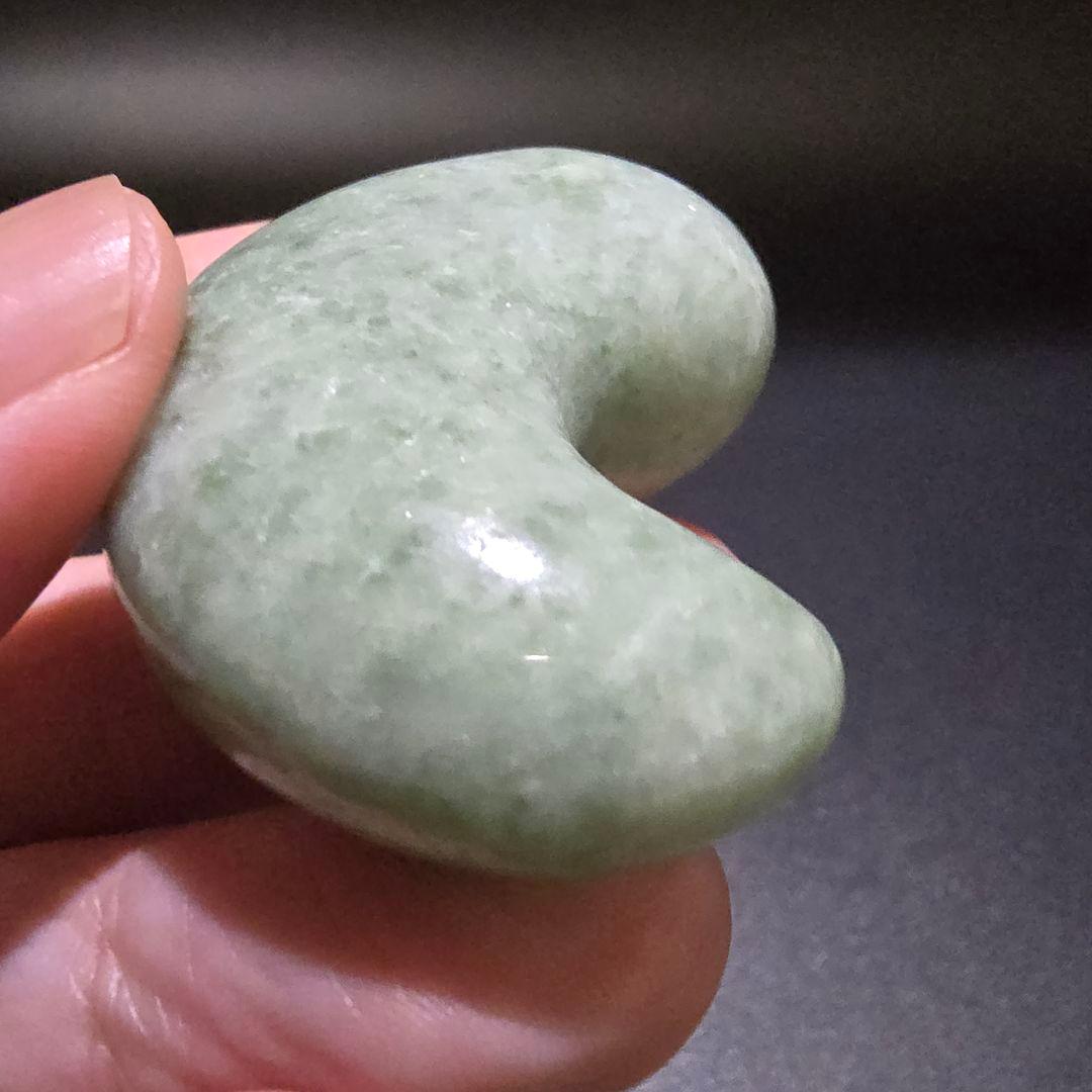 3 翡翠　天然　大型　勾玉　天然石　レア物　ヒスイ　天然石　鉱物　勾玉