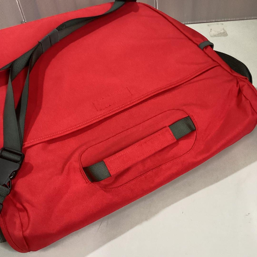 パタゴニア patagonia ハーフマス メッセンジャーバッグ 赤