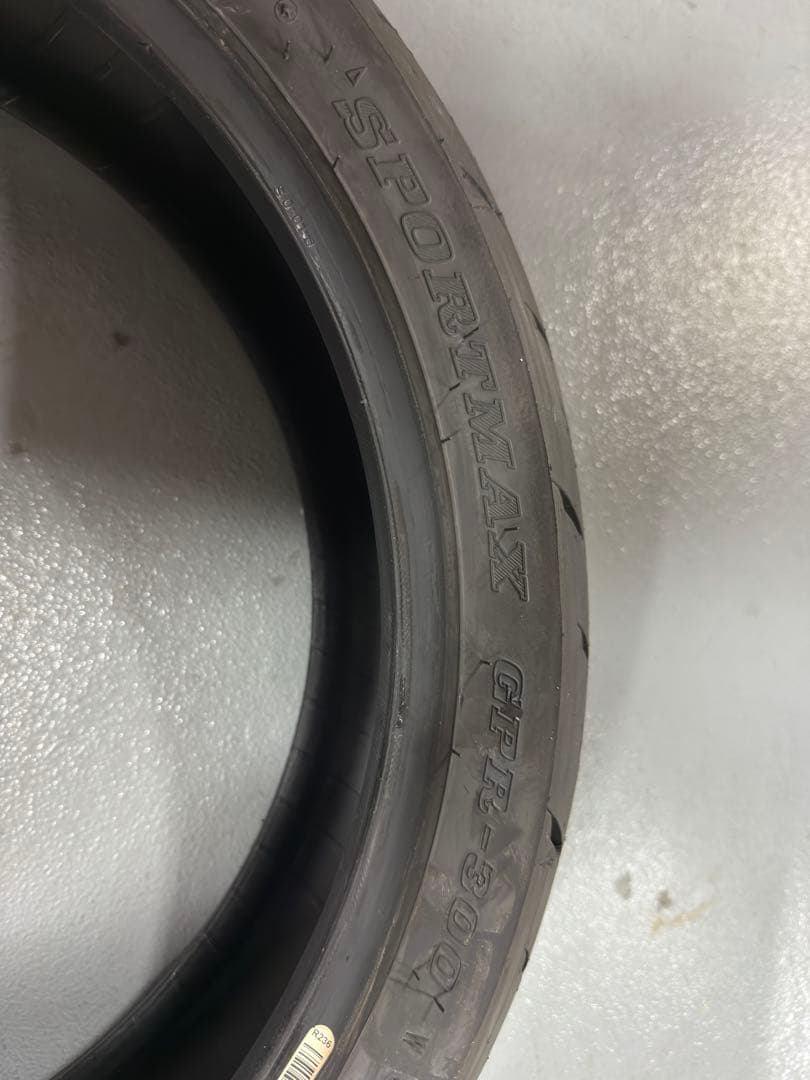 DUNLOP SPORTMAX GPR300F 前後セット